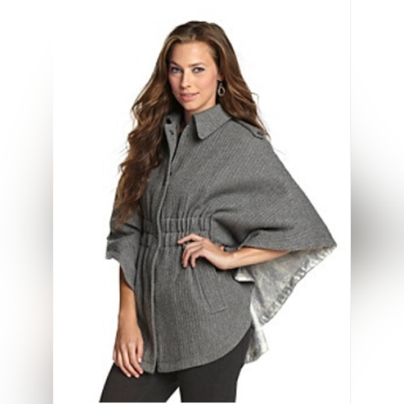 Guess Cape Coat Wool Blend Grey Poncho Grey Snakeprint Size Small EUC - Picture 1 of 12